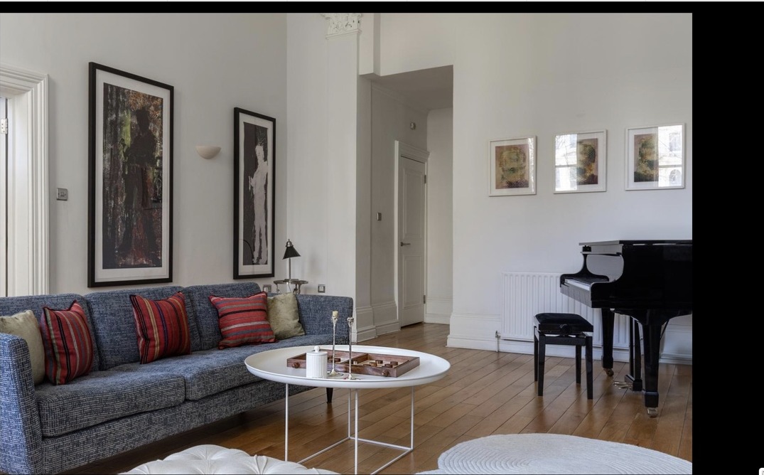 London flat photo 4