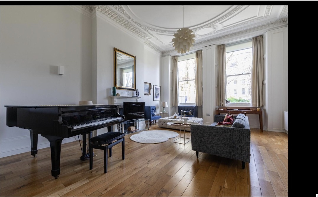London flat photo 7