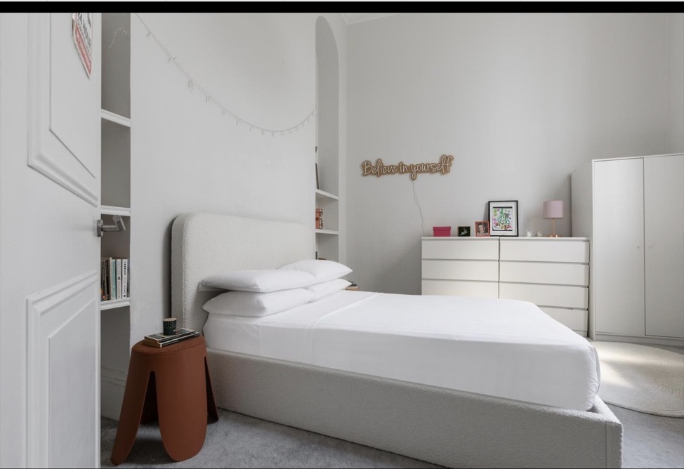 London flat photo 18