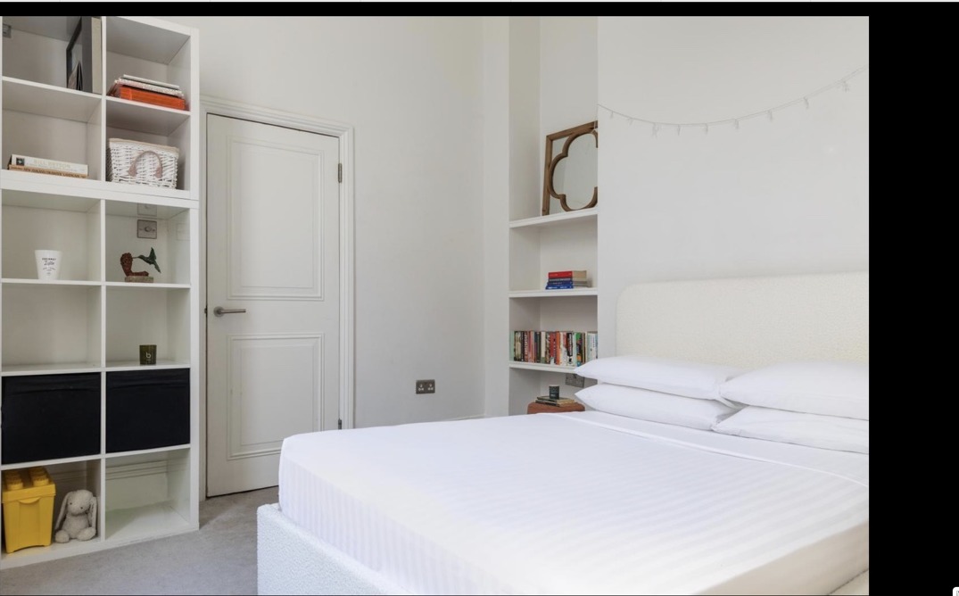 London flat photo 19